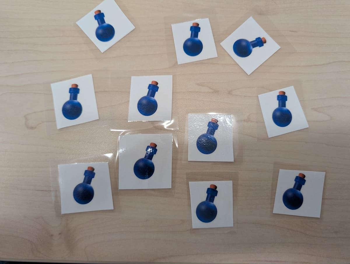 Cartes de pocions laminades utilitzades com a recompenses físiques