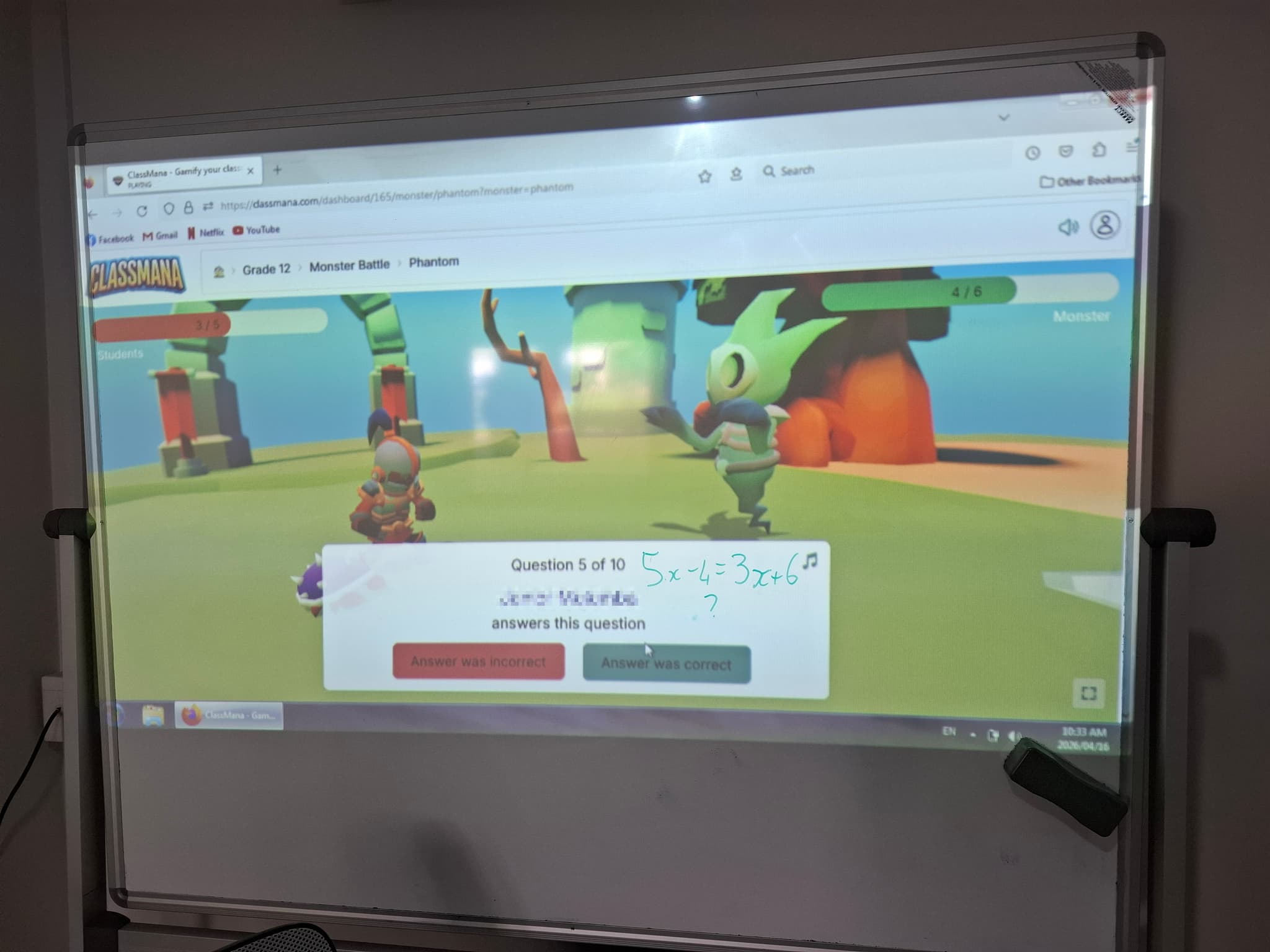 Foto de Dan Taviv a la seva aula